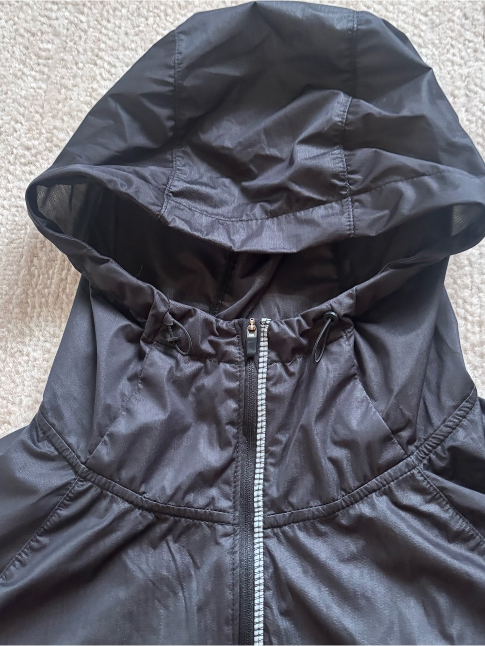 Nike Shield Running Fly Away Black Hooded Windbreaker Jacket for Men - Picture 4 of 8